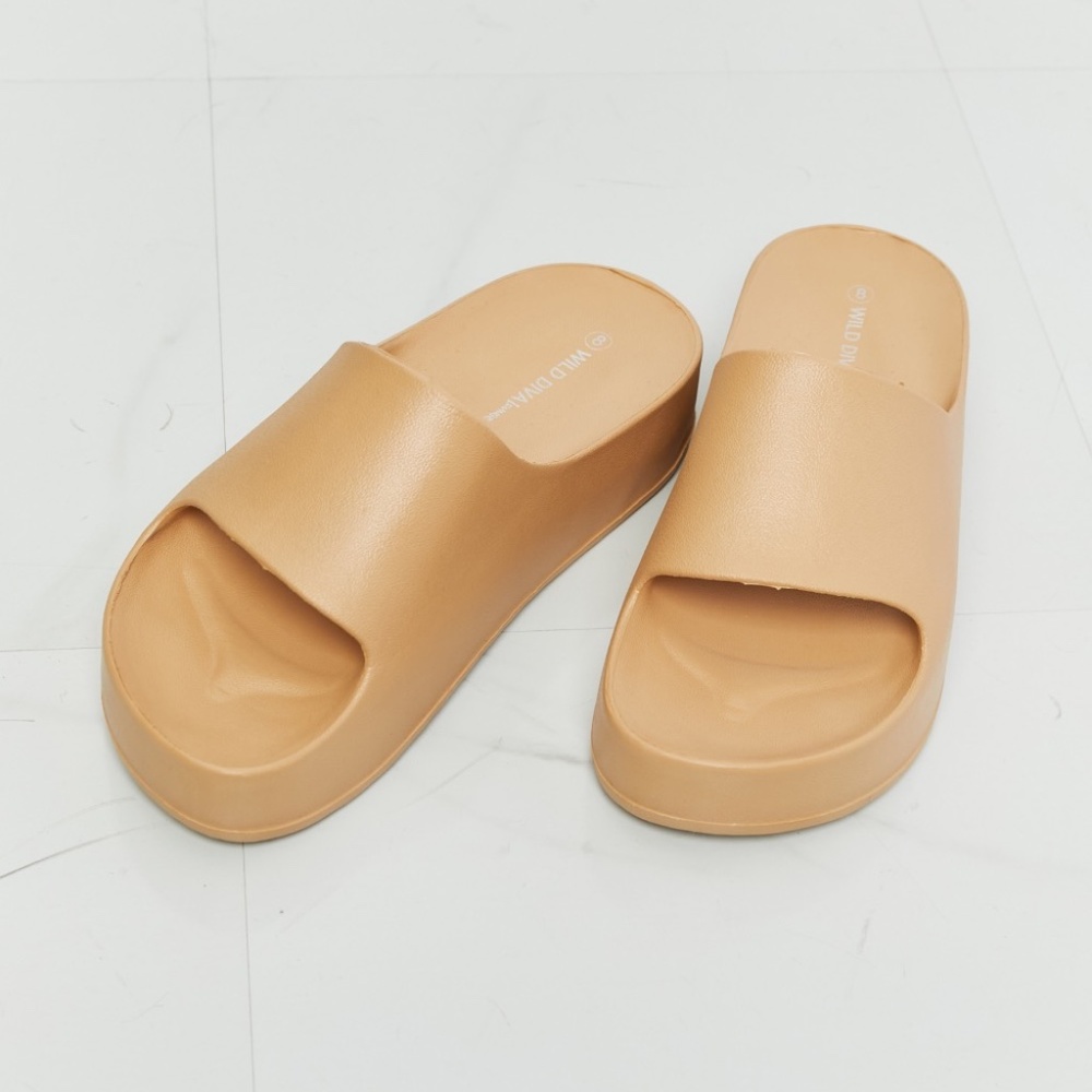 1.5in Platform Slide Sandals in Tan